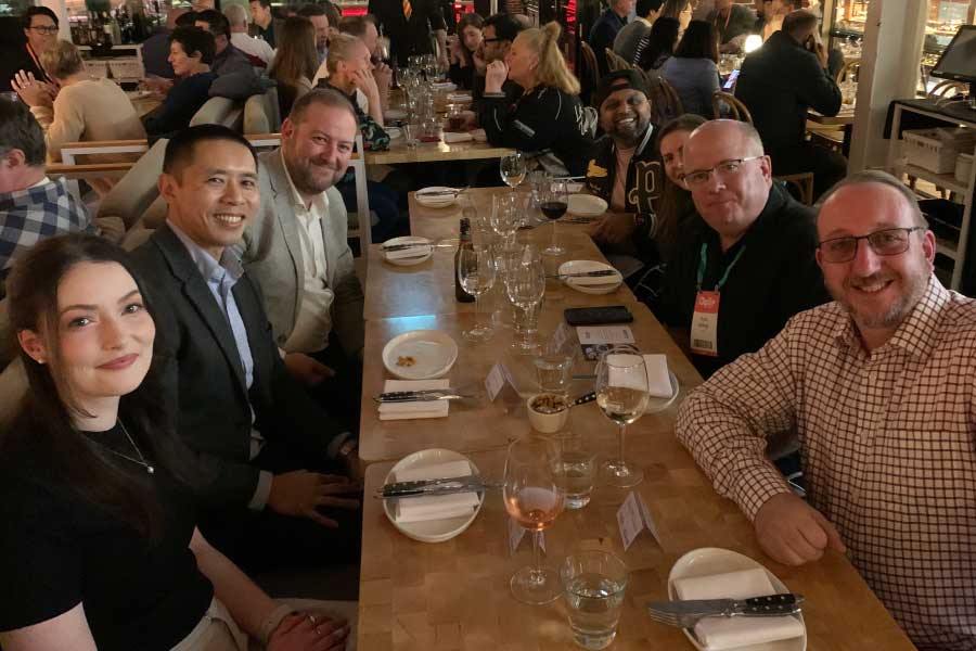 AgileAus attendees at dinner
